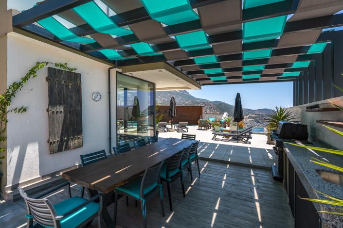 Image No.4-8 Bed Villa for sale