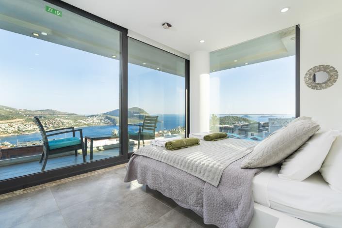 Image No.17-8 Bed Villa for sale