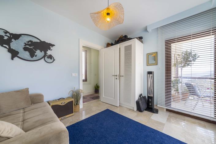 Image No.12-3 Bed Apartment for sale