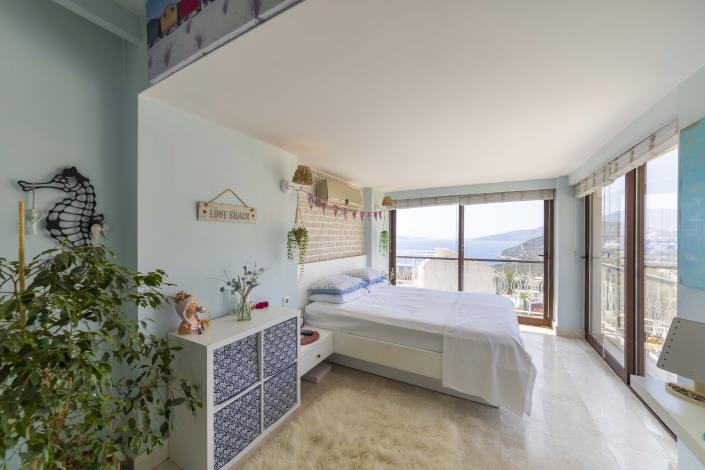 Image No.14-3 Bed Apartment for sale