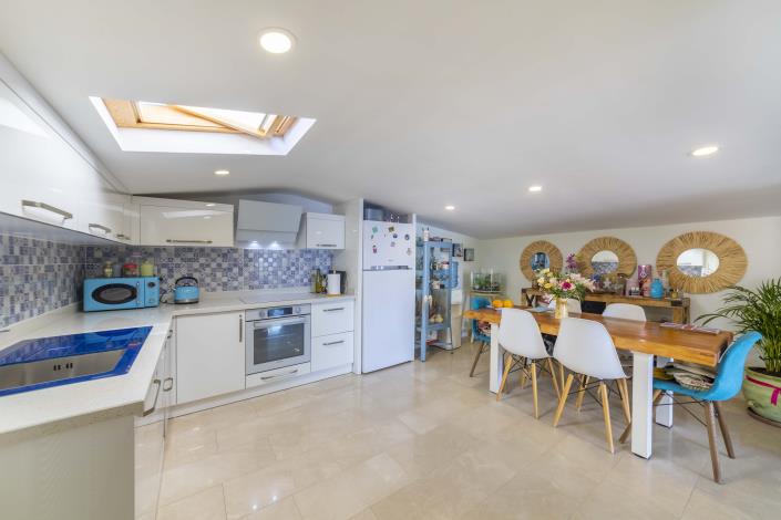 Image No.19-3 Bed Apartment for sale