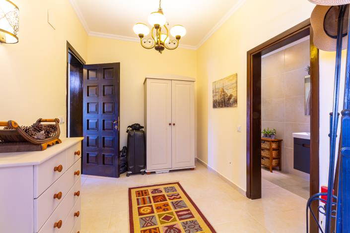 Image No.29-4 Bed Villa for sale