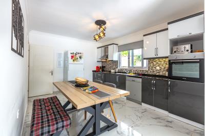 sylvana_apt_need_company-12