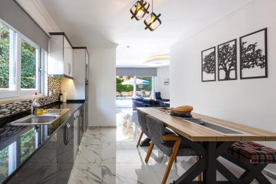 sylvana_apt_need_company-15