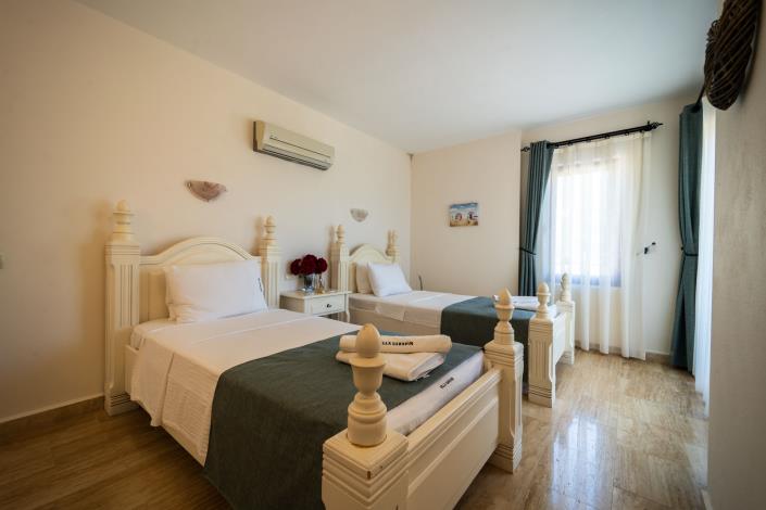 Image No.12-4 Bed Villa for sale