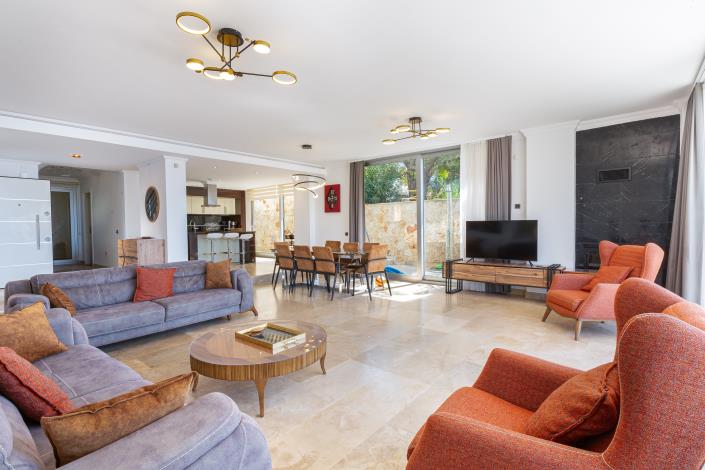 Image No.13-6 Bed Villa for sale