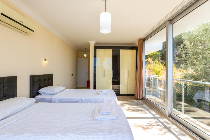 Image No.19-6 Bed Villa for sale