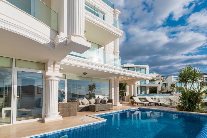 Image No.2-4 Bed Villa for sale