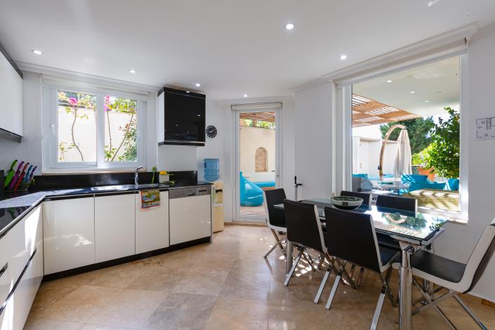 Image No.12-3 Bed Villa for sale