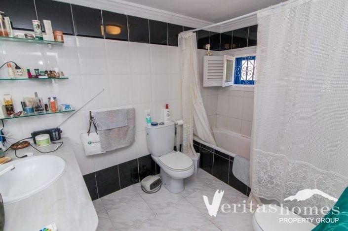 Image No.7-4 Bed Villa for sale