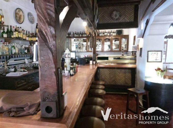 Image No.11-1 Bed Commercial for sale