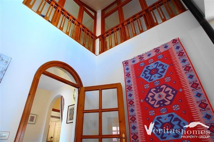 Image No.10-3 Bed Villa for sale