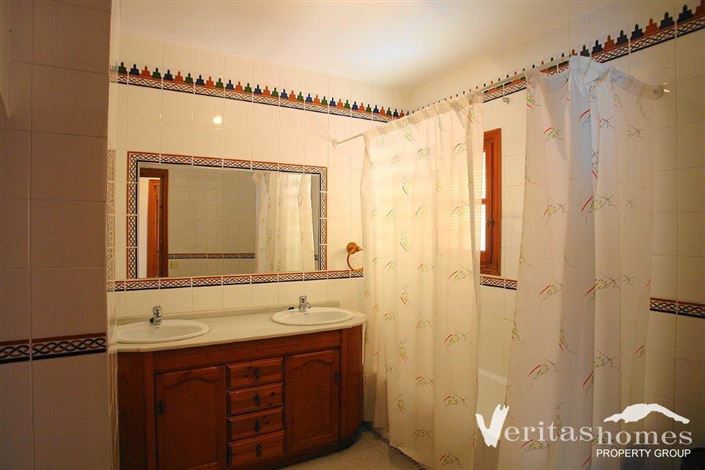 Image No.14-3 Bed Villa for sale