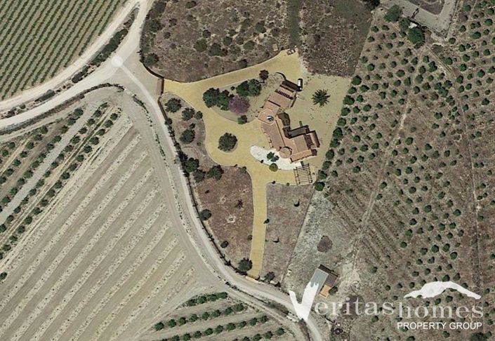 Image No.2-5 Bed Villa for sale