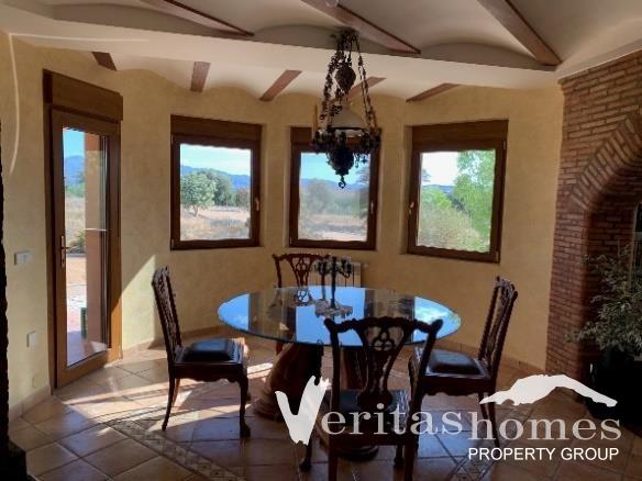 Image No.8-5 Bed Villa for sale