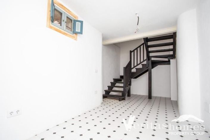 Image No.10-3 Bed Villa for sale