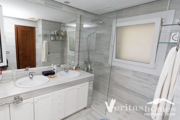 Image No.15-4 Bed Villa for sale