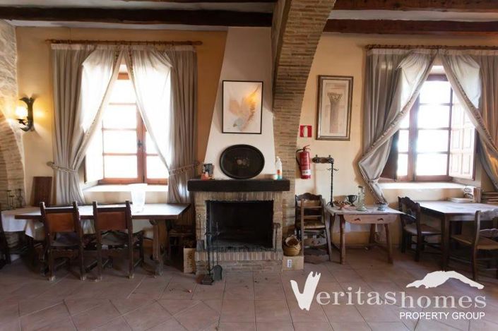 Image No.15-8 Bed Villa for sale