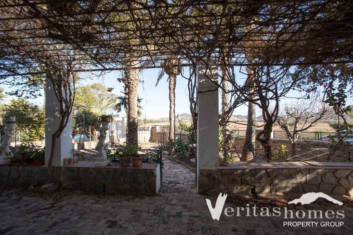 Image No.9-8 Bed Villa for sale