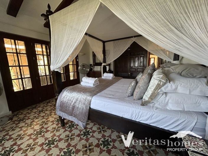 Image No.12-5 Bed Villa for sale