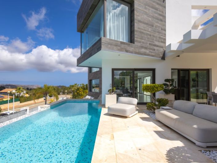 Image No.2-5 Bed Villa for sale