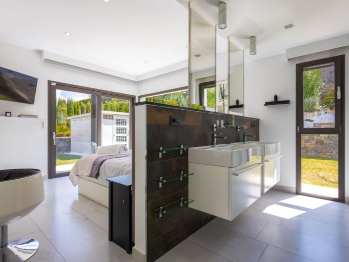 Image No.27-5 Bed Villa for sale