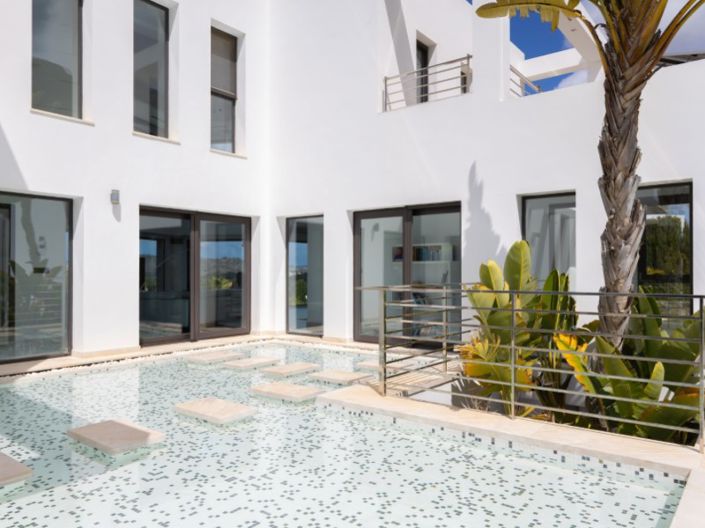 Image No.53-5 Bed Villa for sale