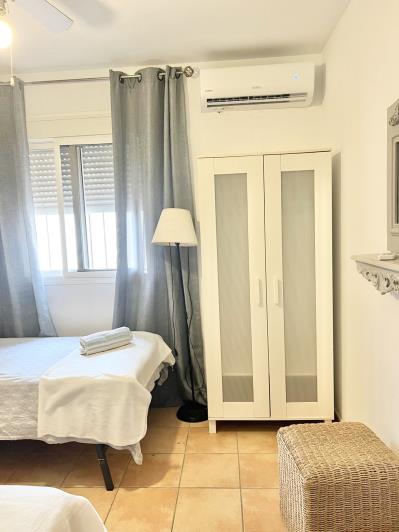 Image No.24-4 Bed Villa / Detached for sale