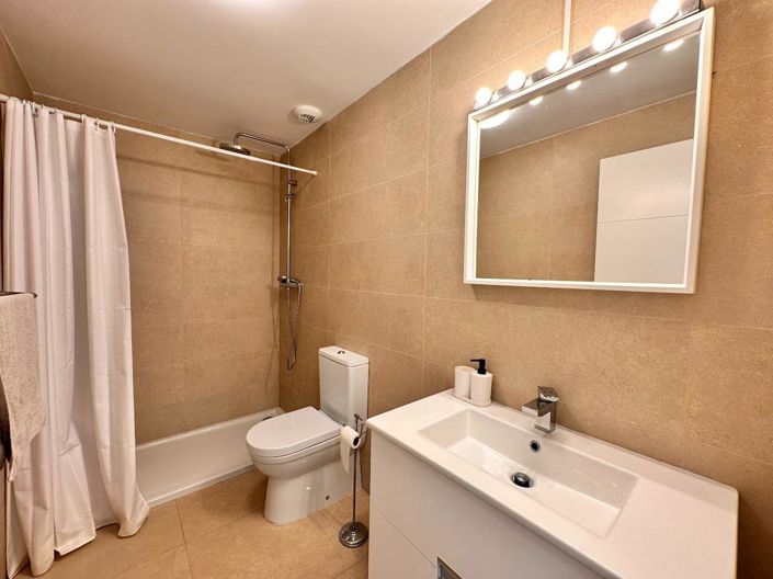 Image No.15-2 Bed Property for sale