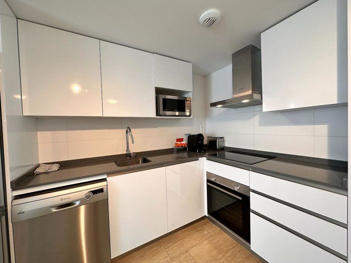 Image No.9-2 Bed Property for sale