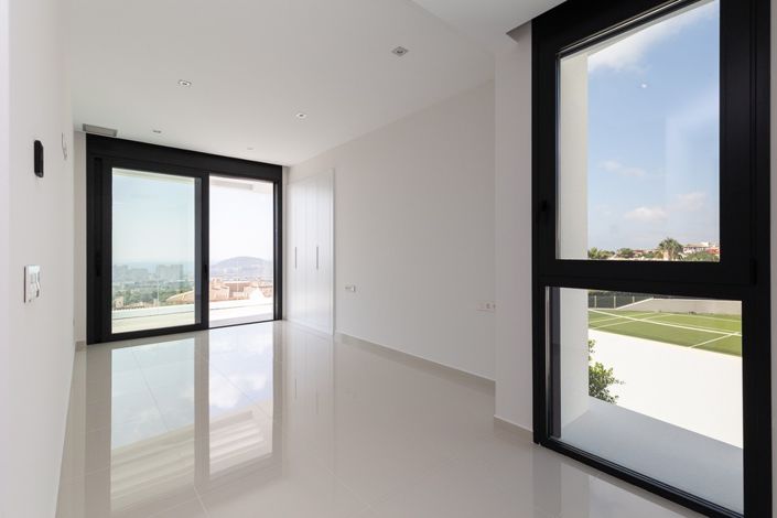 Image No.19-5 Bed Villa for sale