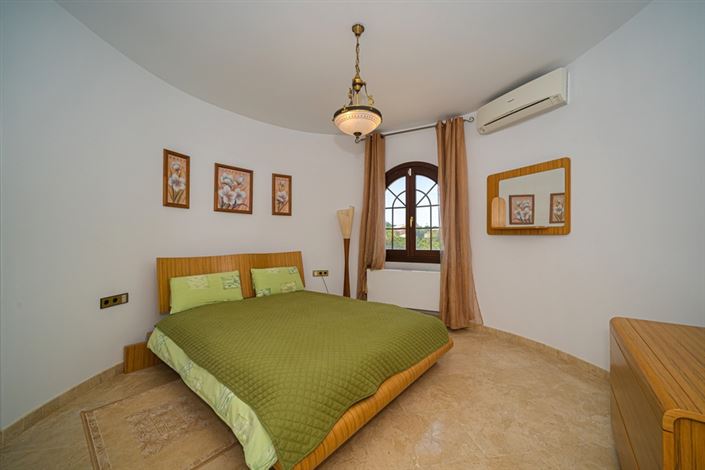 Image No.26-4 Bed Villa for sale