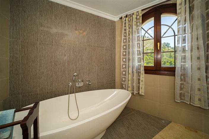 Image No.37-4 Bed Villa for sale