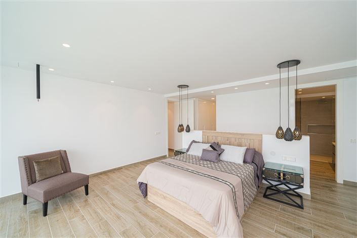 Image No.33-3 Bed Villa for sale