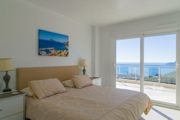 Image No.28-5 Bed Villa for sale