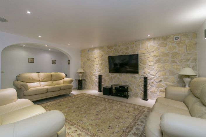 Image No.47-5 Bed Villa for sale