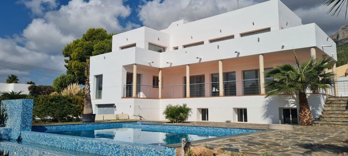 Image No.2-5 Bed Villa for sale