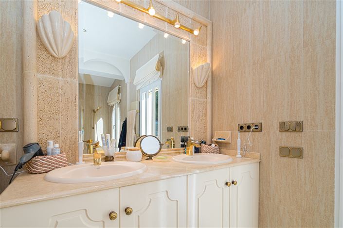 Image No.16-5 Bed Villa for sale