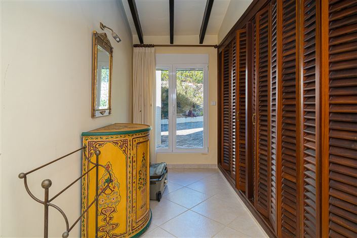 Image No.17-5 Bed Villa for sale