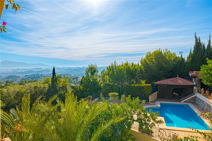 Image No.2-5 Bed Villa for sale