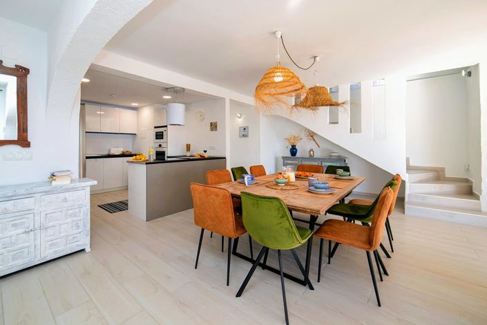 Image No.10-6 Bed Villa for sale