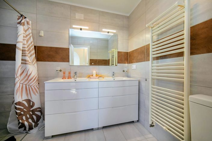 Image No.17-6 Bed Villa for sale