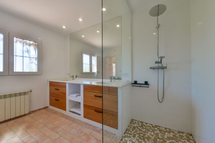 Image No.38-5 Bed Villa for sale