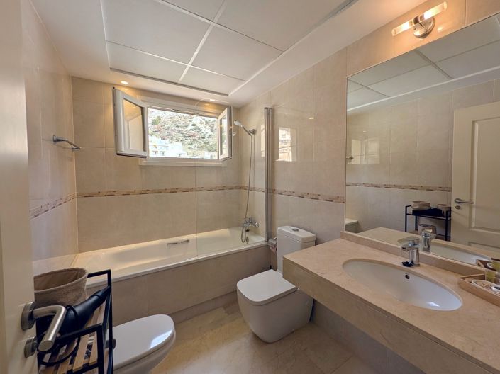 Image No.26-2 Bed Apartment for sale