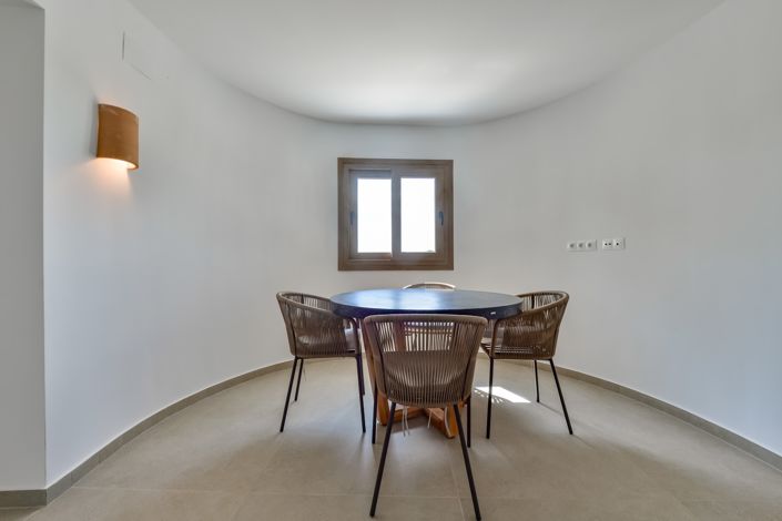 Image No.35-5 Bed Villa for sale