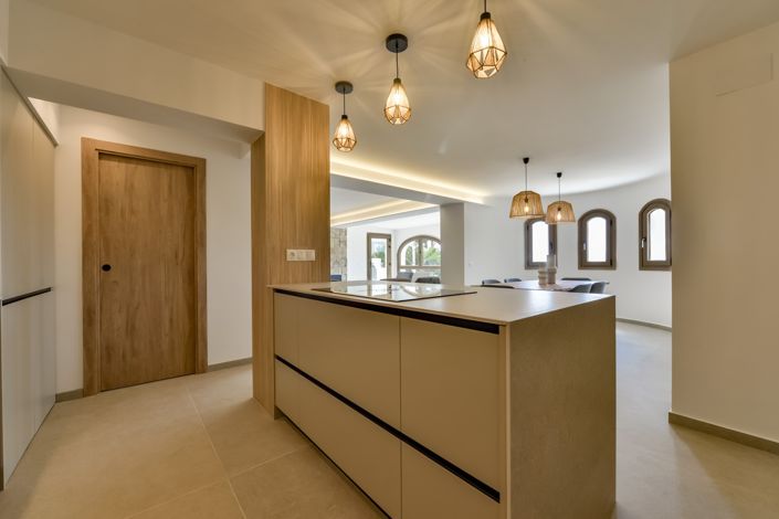 Image No.48-5 Bed Villa for sale