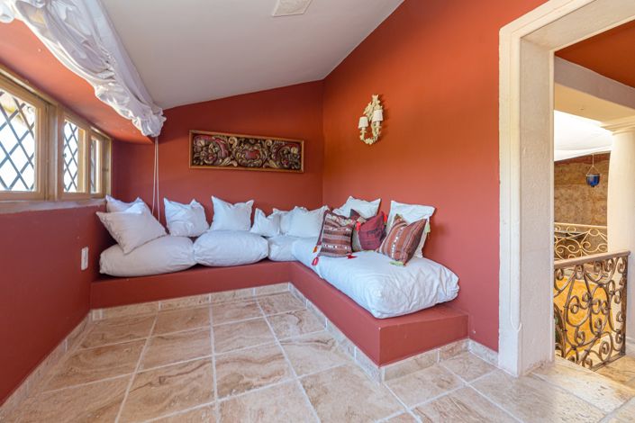 Image No.42-5 Bed Villa for sale