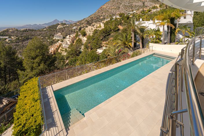 Image No.15-5 Bed Villa for sale