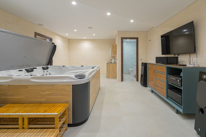 Image No.41-5 Bed Villa for sale