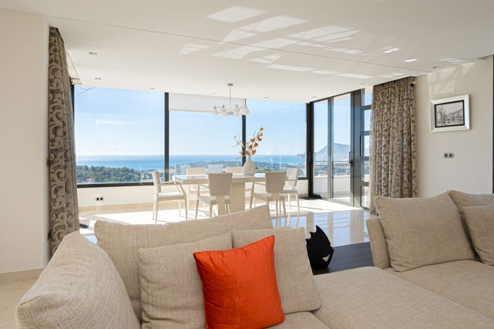 Image No.10-6 Bed Villa for sale